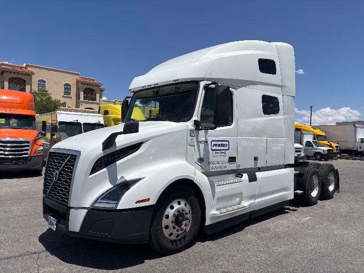 2022 Volvo VNL 760 in El Paso, TX — photo 3