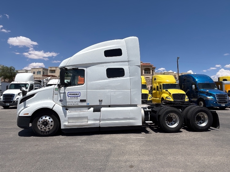 2022 Volvo VNL 760 in El Paso, TX — photo 4