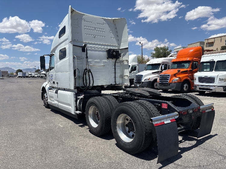 2022 Volvo VNL 760 in El Paso, TX — photo 5