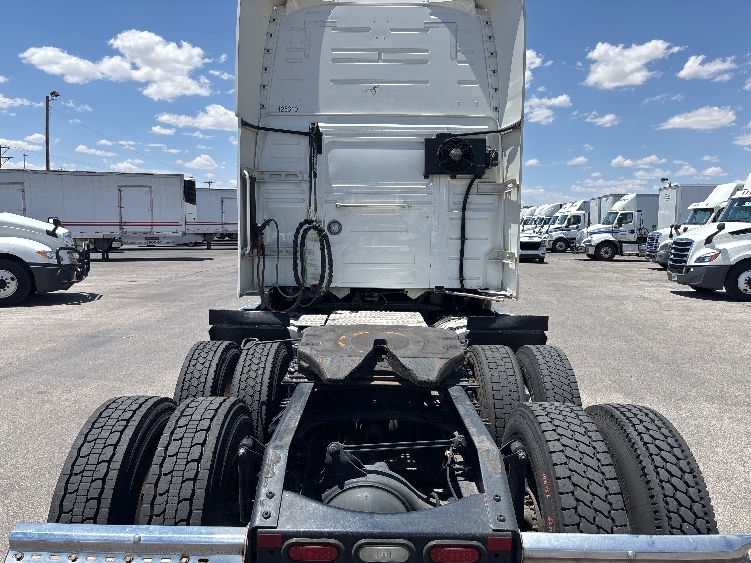 2022 Volvo VNL 760 in El Paso, TX — photo 6