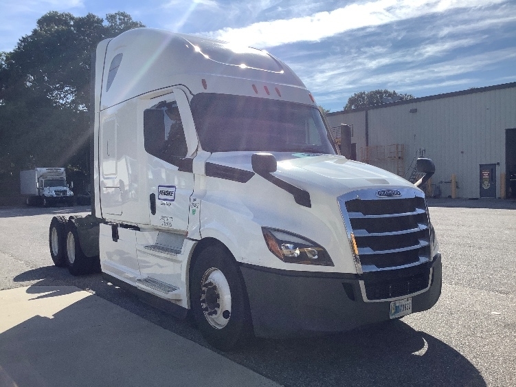 2022 Freightliner Cascadia in Longview, TX