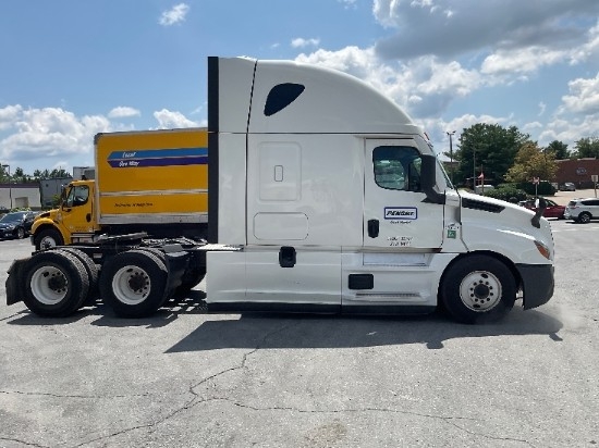 2022 Freightliner Cascadia in Longview, TX — photo 7