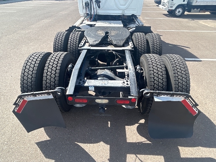 2022 Freightliner Cascadia in Phoenix, AZ — photo 6