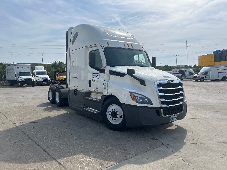 2022 Freightliner Cascadia in Indianapolis, IN