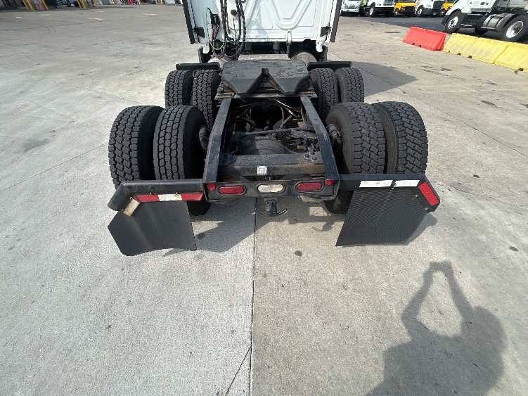 2022 Freightliner Cascadia in Indianapolis, IN — photo 6