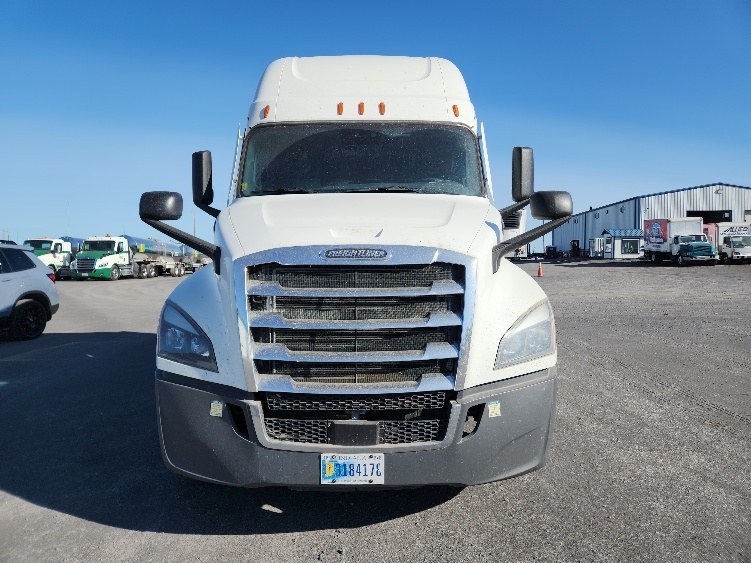 2022 Freightliner Cascadia in Jerome, ID — photo 2