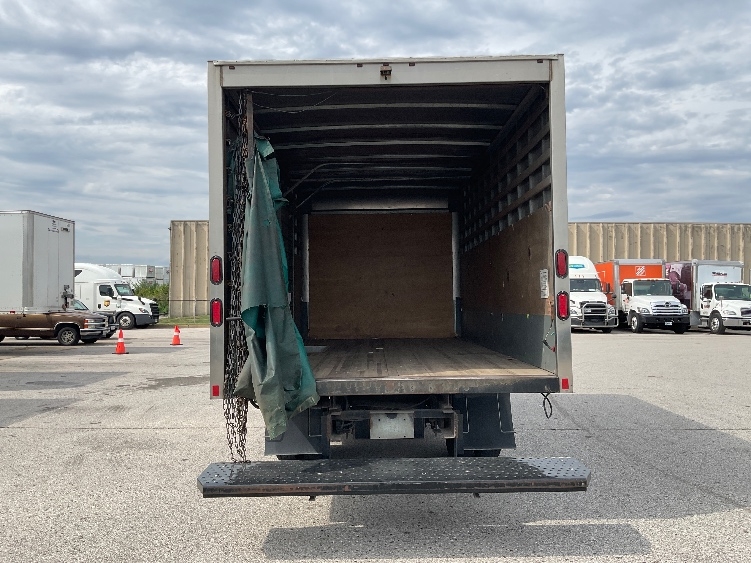 2022 Isuzu NRR in Moberly, MO — photo 7