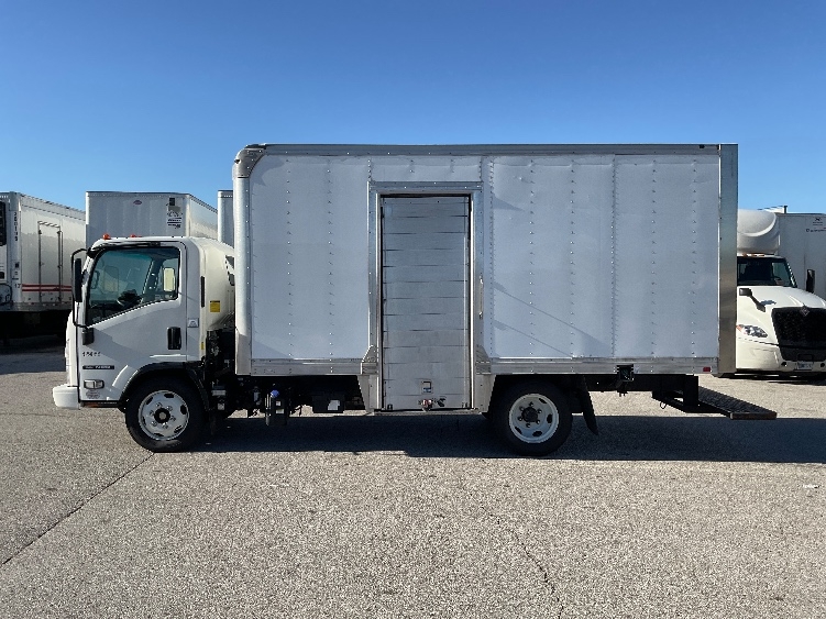 2022 Isuzu NRR in Moberly, MO — photo 4
