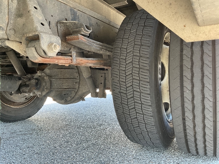 2022 Isuzu NRR in Moberly, MO — photo 5