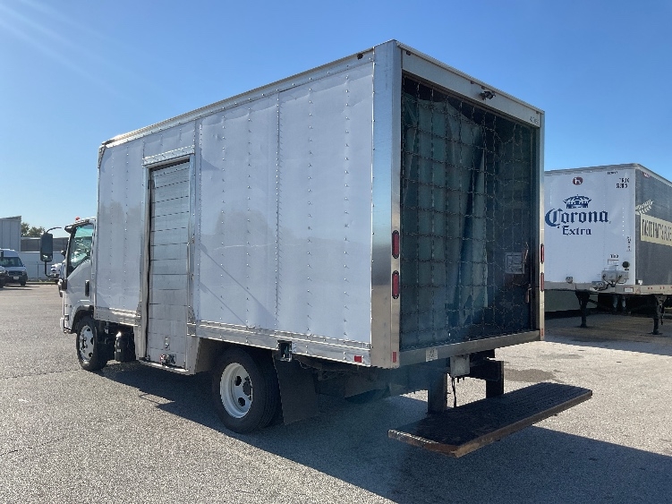 2022 Isuzu NRR in Moberly, MO — photo 6
