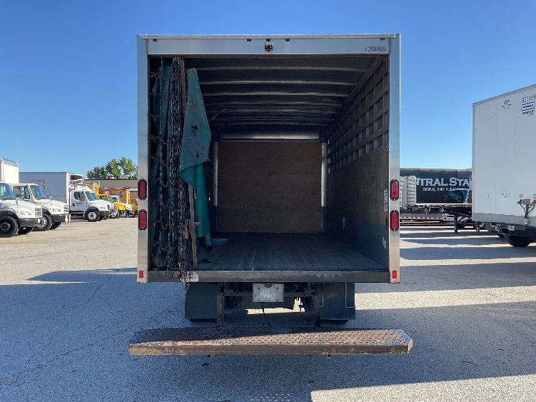 2022 Isuzu NRR in Moberly, MO — photo 8