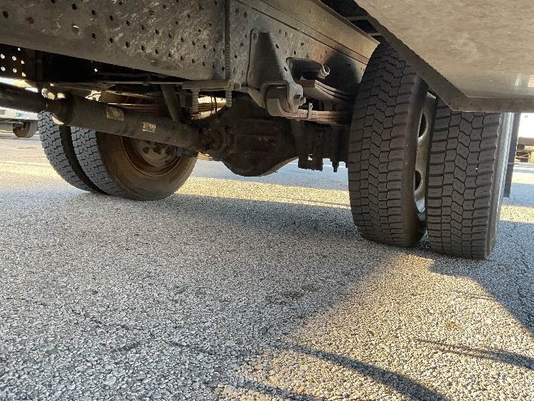 2022 Isuzu NRR in Moberly, MO — photo 5