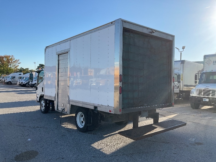 2022 Isuzu NRR in Moberly, MO — photo 6