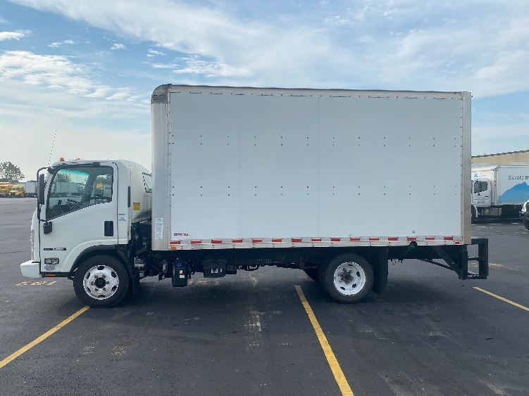 2022 Isuzu NRR in Indianapolis, IN — photo 4
