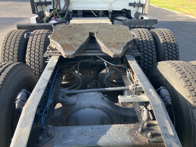 2022 Freightliner Cascadia in Tampa, FL — photo 6