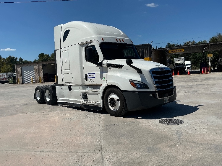 2022 Freightliner Cascadia in Lagrange, GA