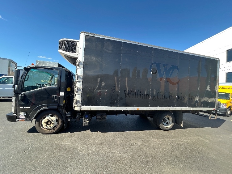 2022 Isuzu NRR in Braintree, MA — photo 4