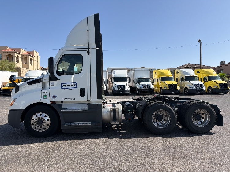 2022 Freightliner Cascadia in El Paso, TX — photo 4