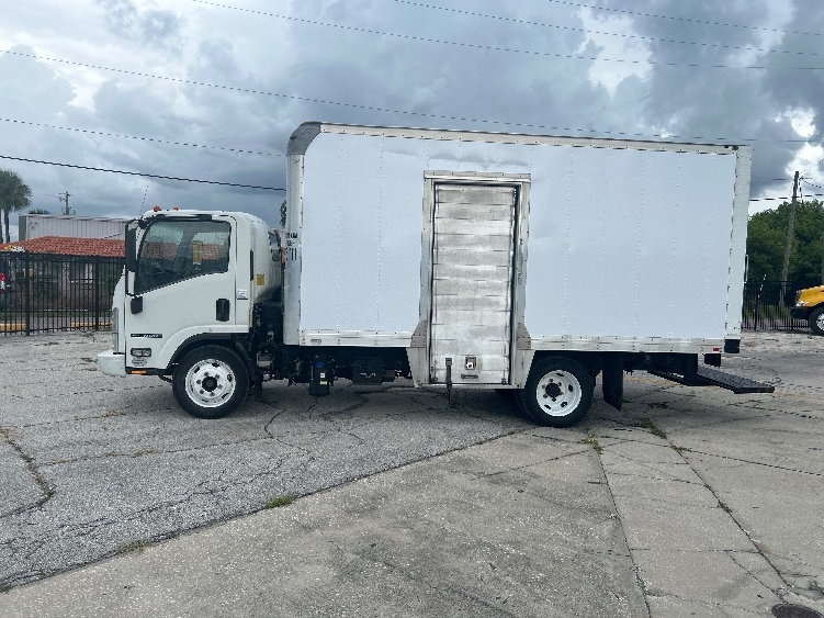 2022 Isuzu NRR in Tampa, FL — photo 4