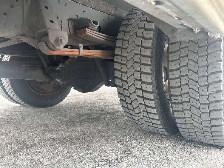 2022 Isuzu NRR in Tampa, FL — photo 5