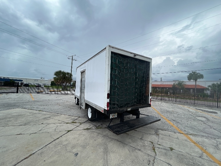 2022 Isuzu NRR in Tampa, FL — photo 6