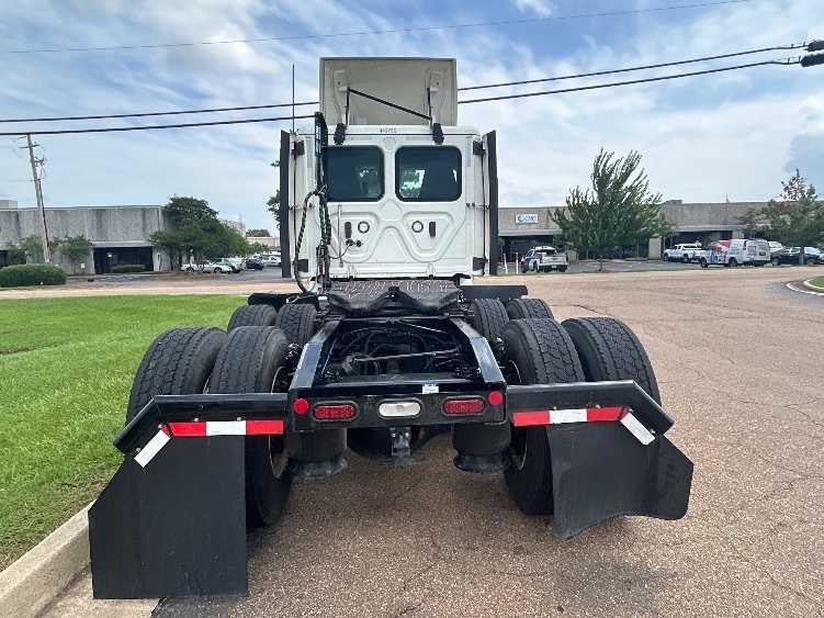 2022 Freightliner Cascadia in Richland, MS — photo 6