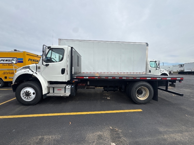 2022 Freightliner eM2 in Denver, CO — photo 4
