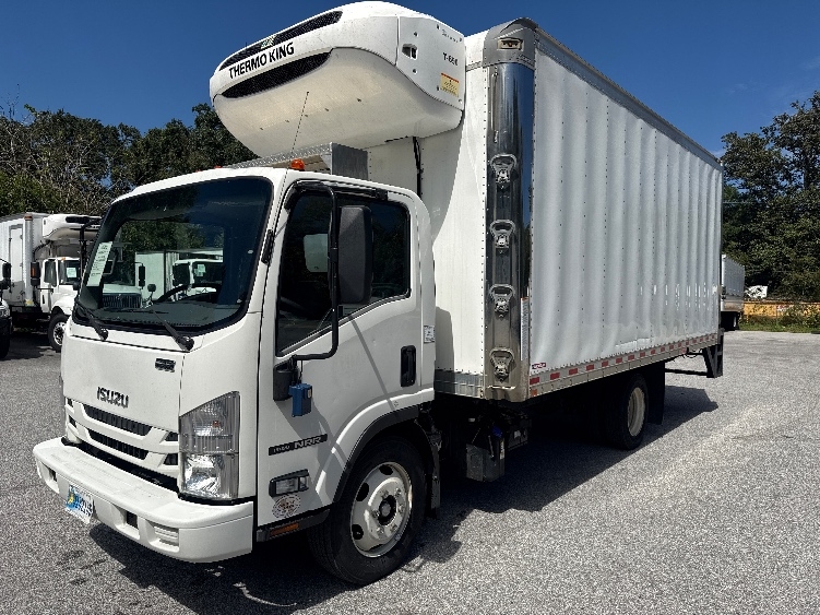 2022 Isuzu NRR in Pensacola, FL — photo 3