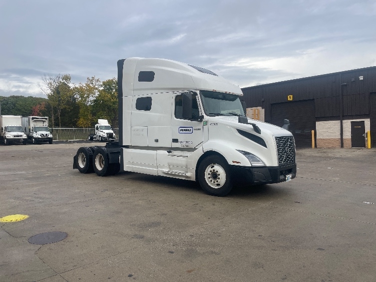 2022 Volvo VNL 760 in Melrose Park, IL