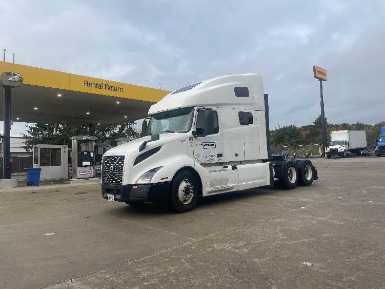 2022 Volvo VNL 760 in Melrose Park, IL — photo 3