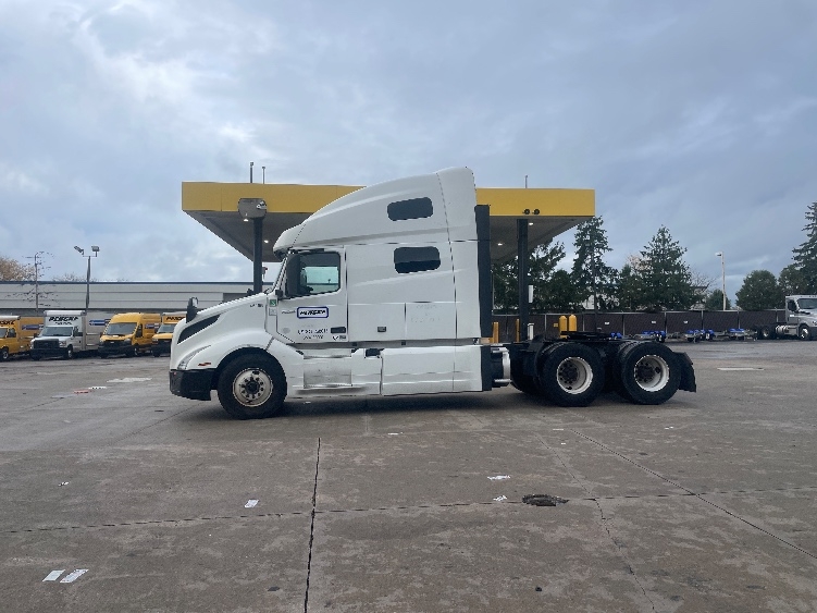 2022 Volvo VNL 760 in Melrose Park, IL — photo 4