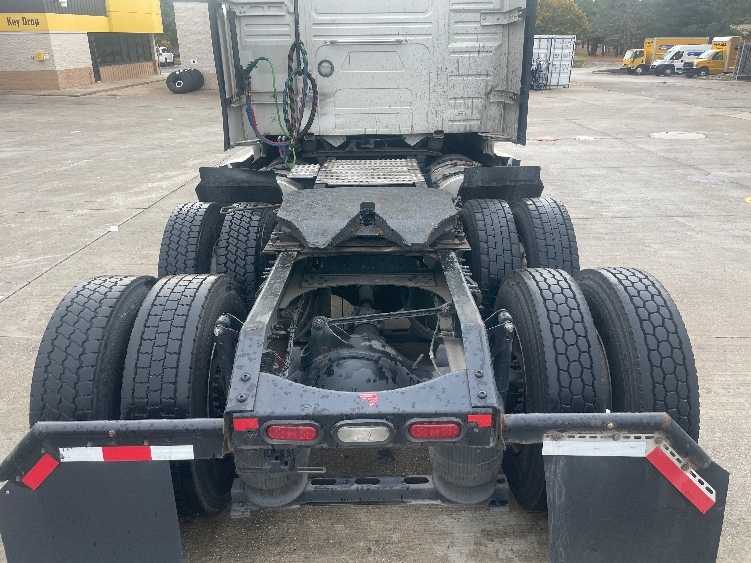 2022 Volvo VNL 760 in Melrose Park, IL — photo 6