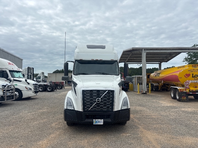 2022 Volvo VNL 760 in Atlanta (Forest Park), GA — photo 2