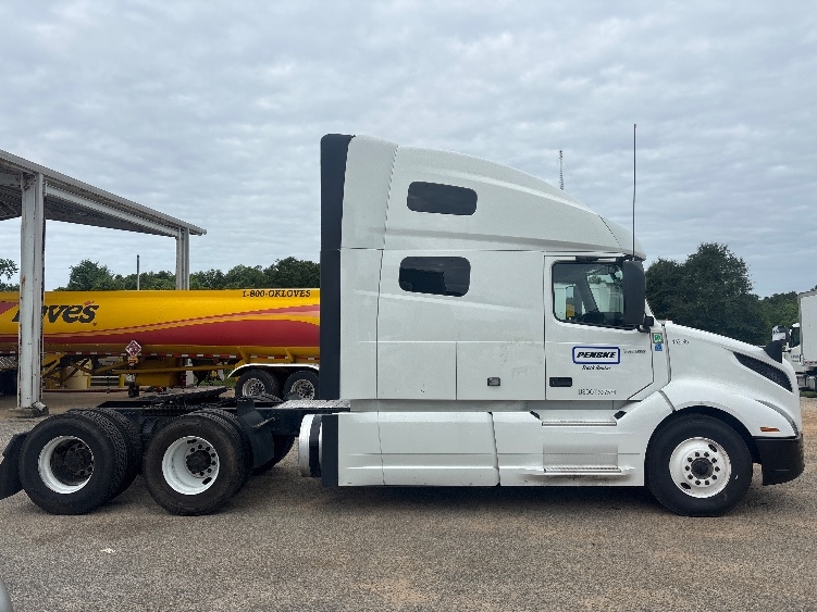 2022 Volvo VNL 760 in Atlanta (Forest Park), GA — photo 8
