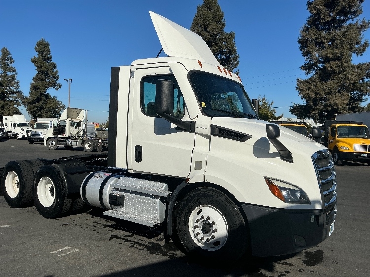 2022 Freightliner Cascadia in West Sacramento, CA