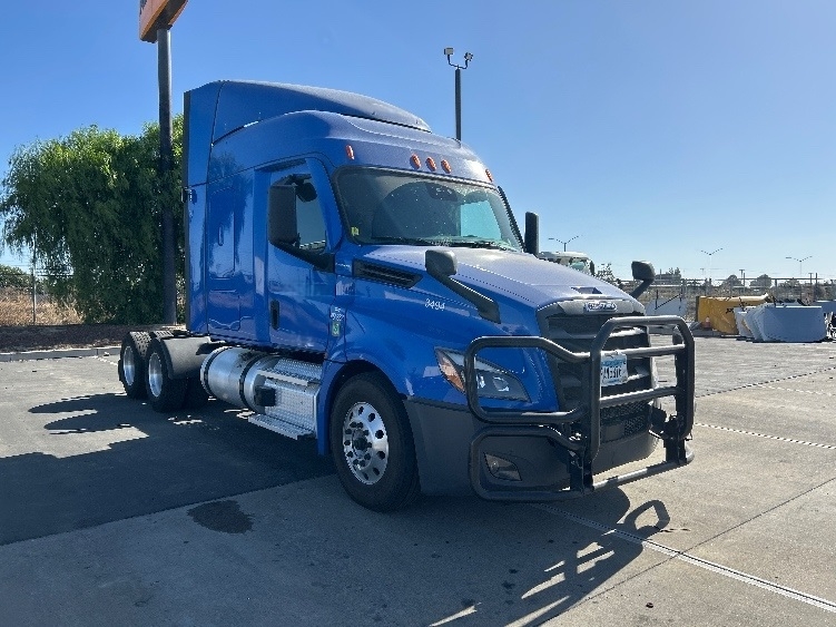 2023 Freightliner Cascadia in West Sacramento, CA