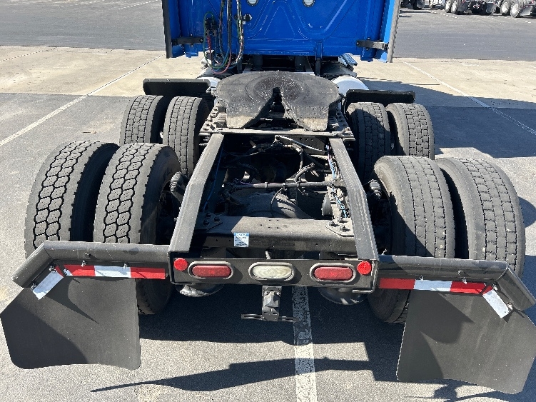 2023 Freightliner Cascadia in West Sacramento, CA — photo 6