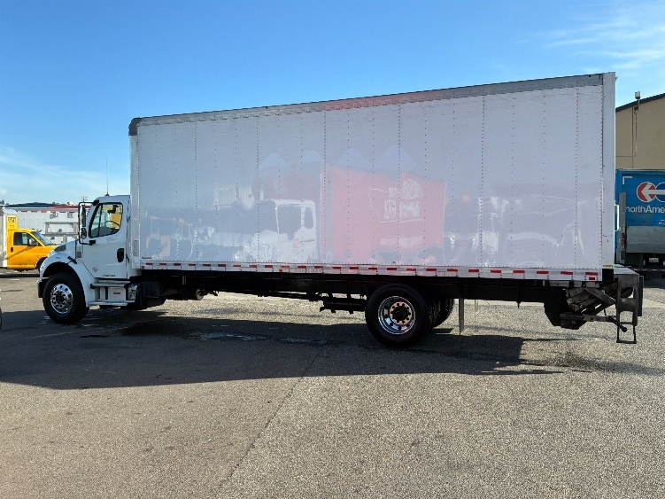 2022 Freightliner eM2 in Tacoma, WA — photo 4