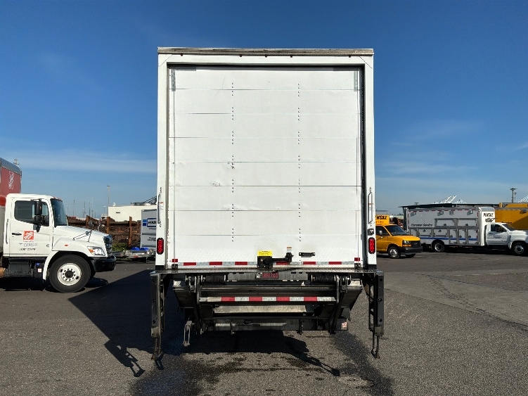 2022 Freightliner eM2 in Tacoma, WA — photo 7