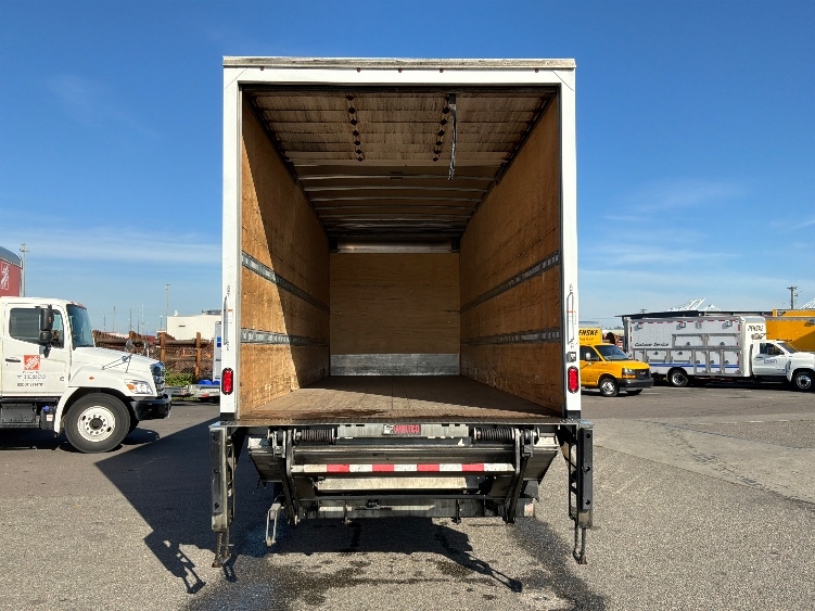 2022 Freightliner eM2 in Tacoma, WA — photo 8