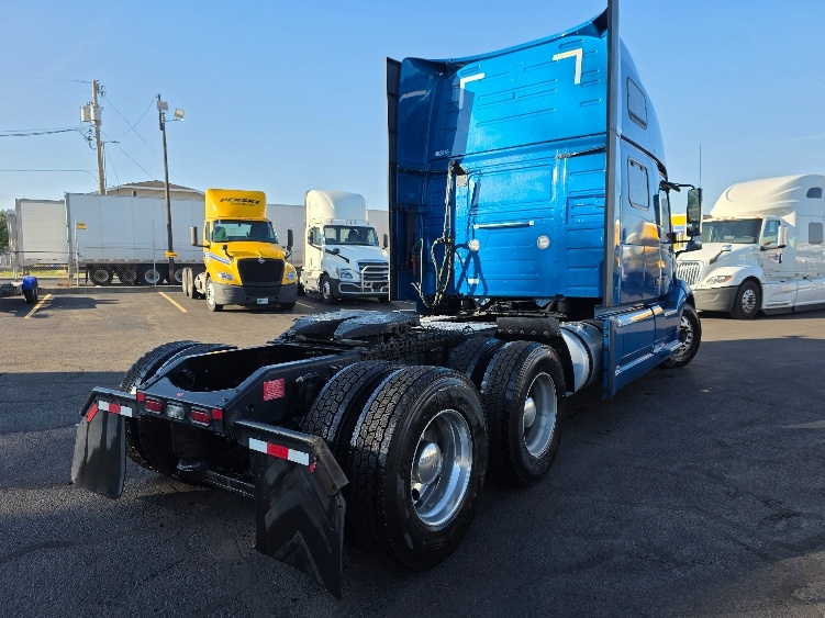 2023 Volvo in Saint Louis, MO — photo 7