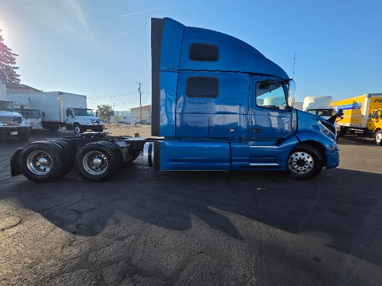 2023 Volvo in Saint Louis, MO — photo 8