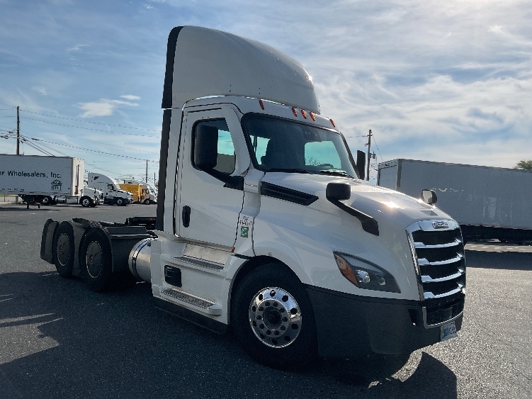 2022 Freightliner Cascadia in Dayton, NJ