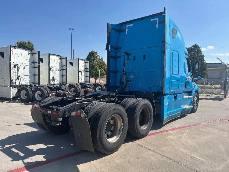 2022 Freightliner Cascadia in Amarillo, TX — photo 7