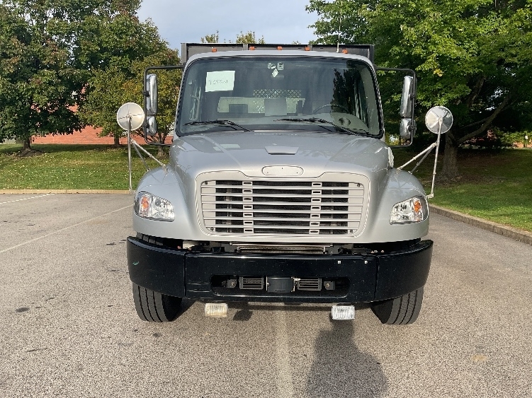 2023 Freightliner eM2 in King Of Prussia, PA — photo 2