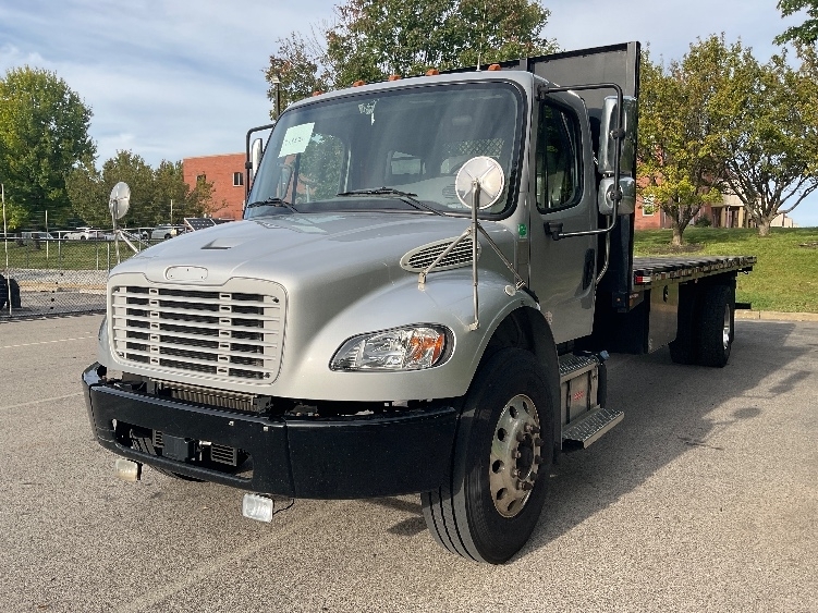 2023 Freightliner eM2 in King Of Prussia, PA — photo 3