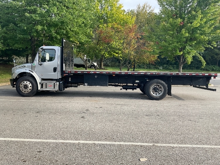 2023 Freightliner eM2 in King Of Prussia, PA — photo 4