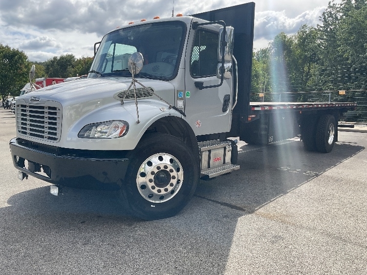 2023 Freightliner eM2 in King Of Prussia, PA — photo 3