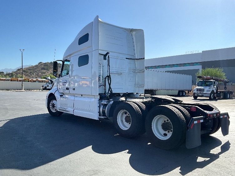 2023 Volvo VNL 760 in Ventura, CA — photo 5