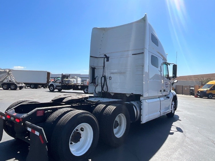 2023 Volvo VNL 760 in Ventura, CA — photo 7